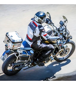Clover - Kis családi vállalkozásból a motoros világ élvonalába 